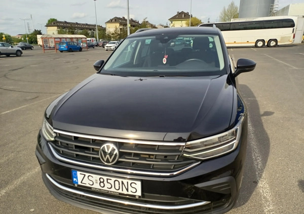 Volkswagen Tiguan cena 103900 przebieg: 63860, rok produkcji 2021 z Goleniów małe 121